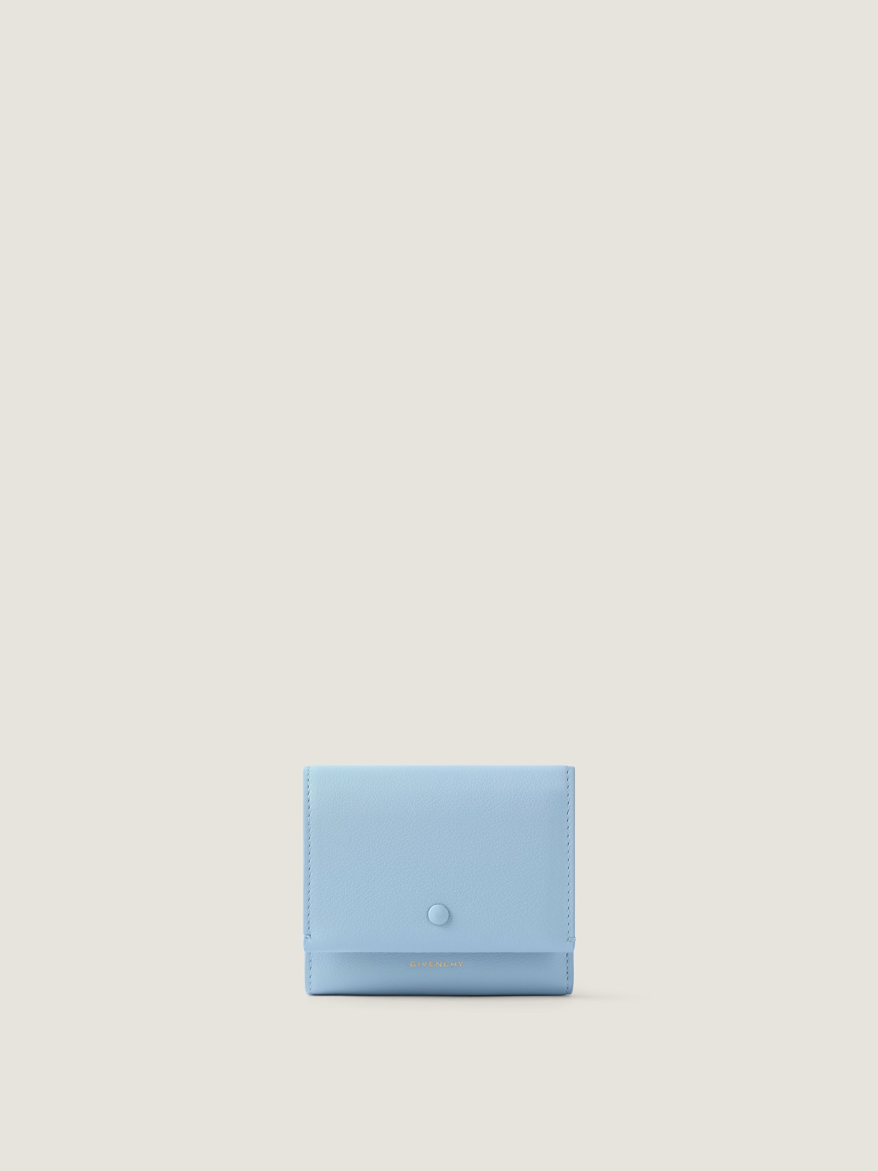 Day wallet in grained leather